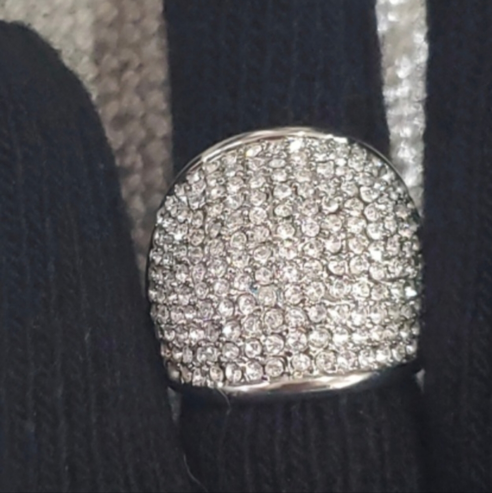 Lia Sophia Jersey Jen statement ring. Bling, Glitz and Glam. Sz 9